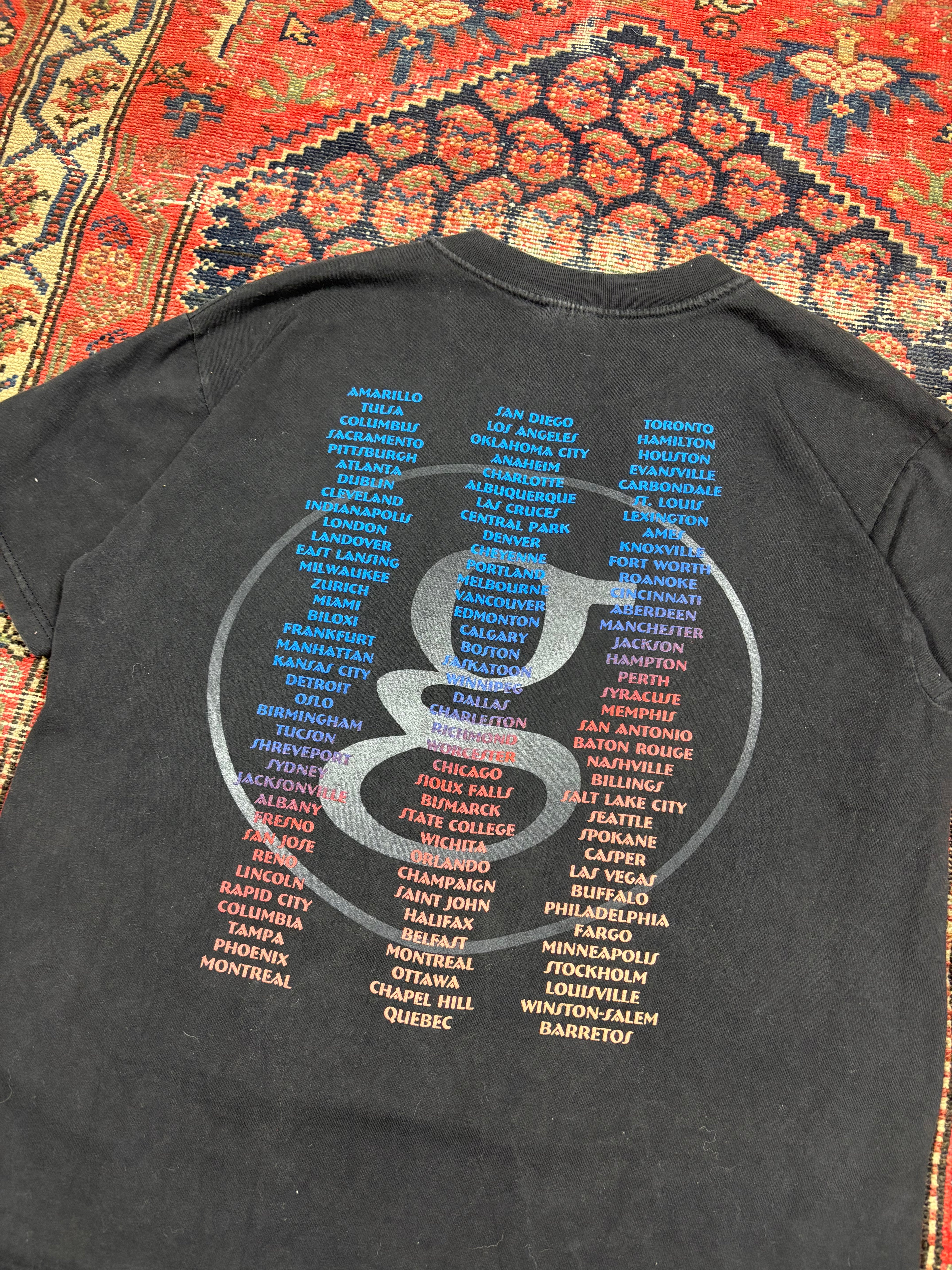 VINTAGE BLACK 1998 GARTH BROOKS TEE SIZE LARGE