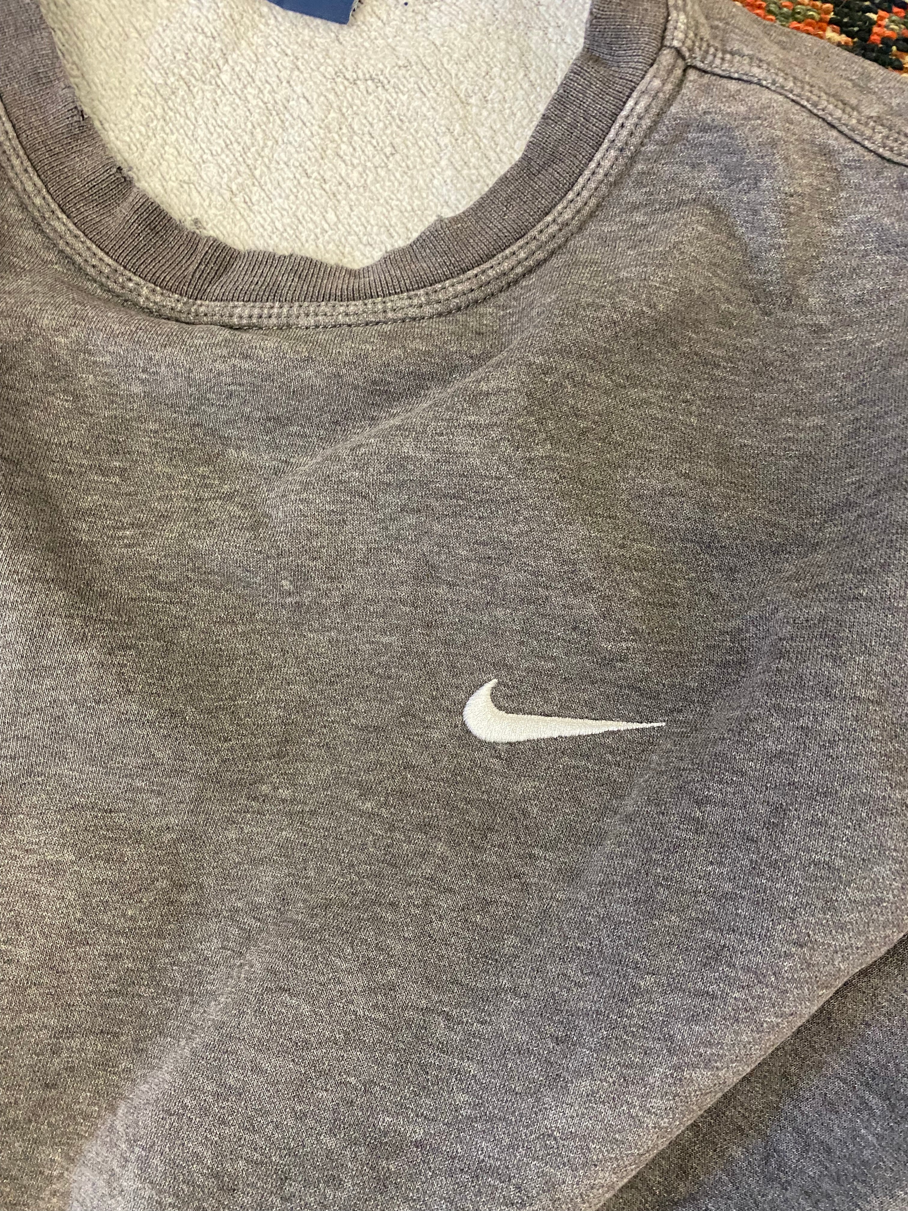 Faded 2000s Nike Crewneck - M/L