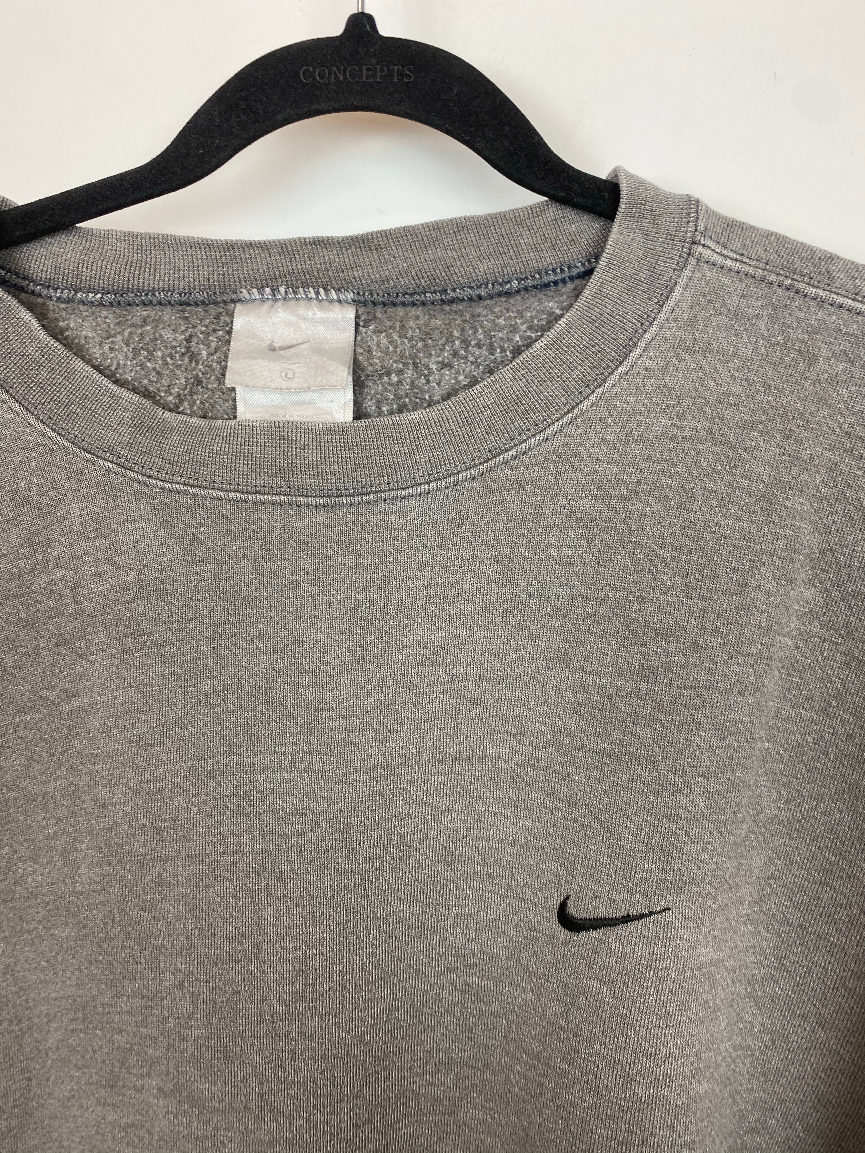 90s Stone Wash Nike Crewneck - L