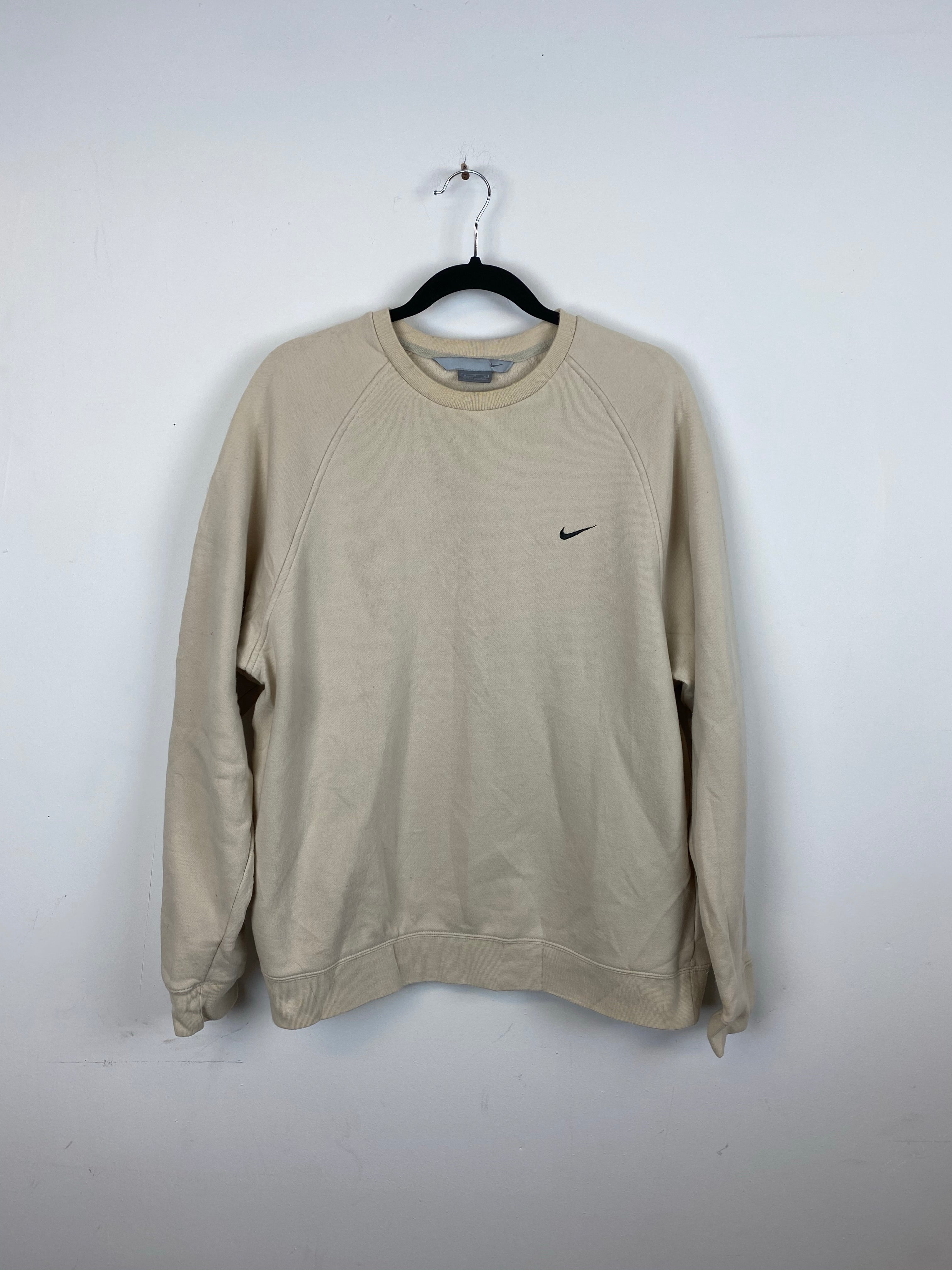 cream nike sweatshirt vintage