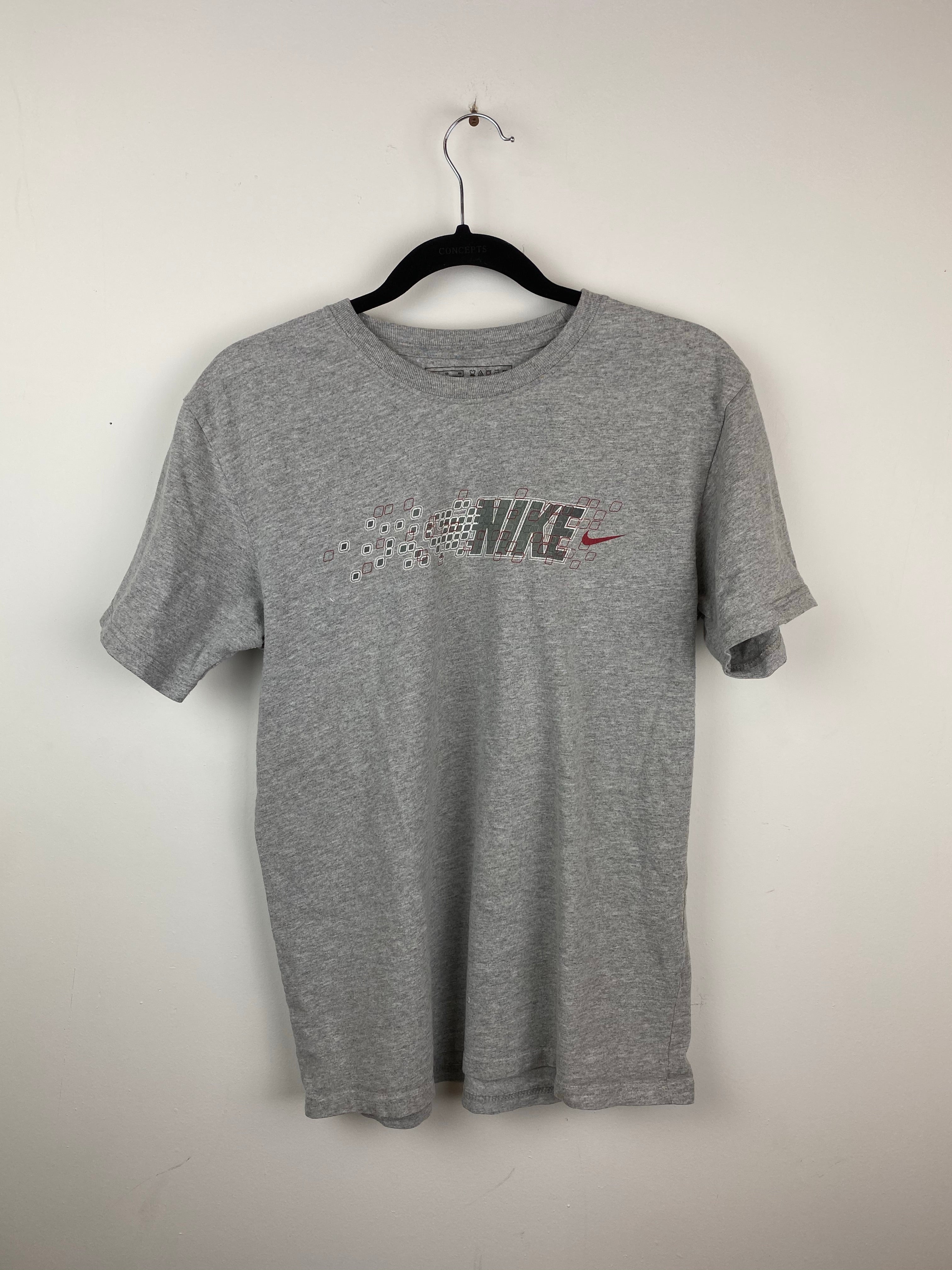Small Nike t shirt