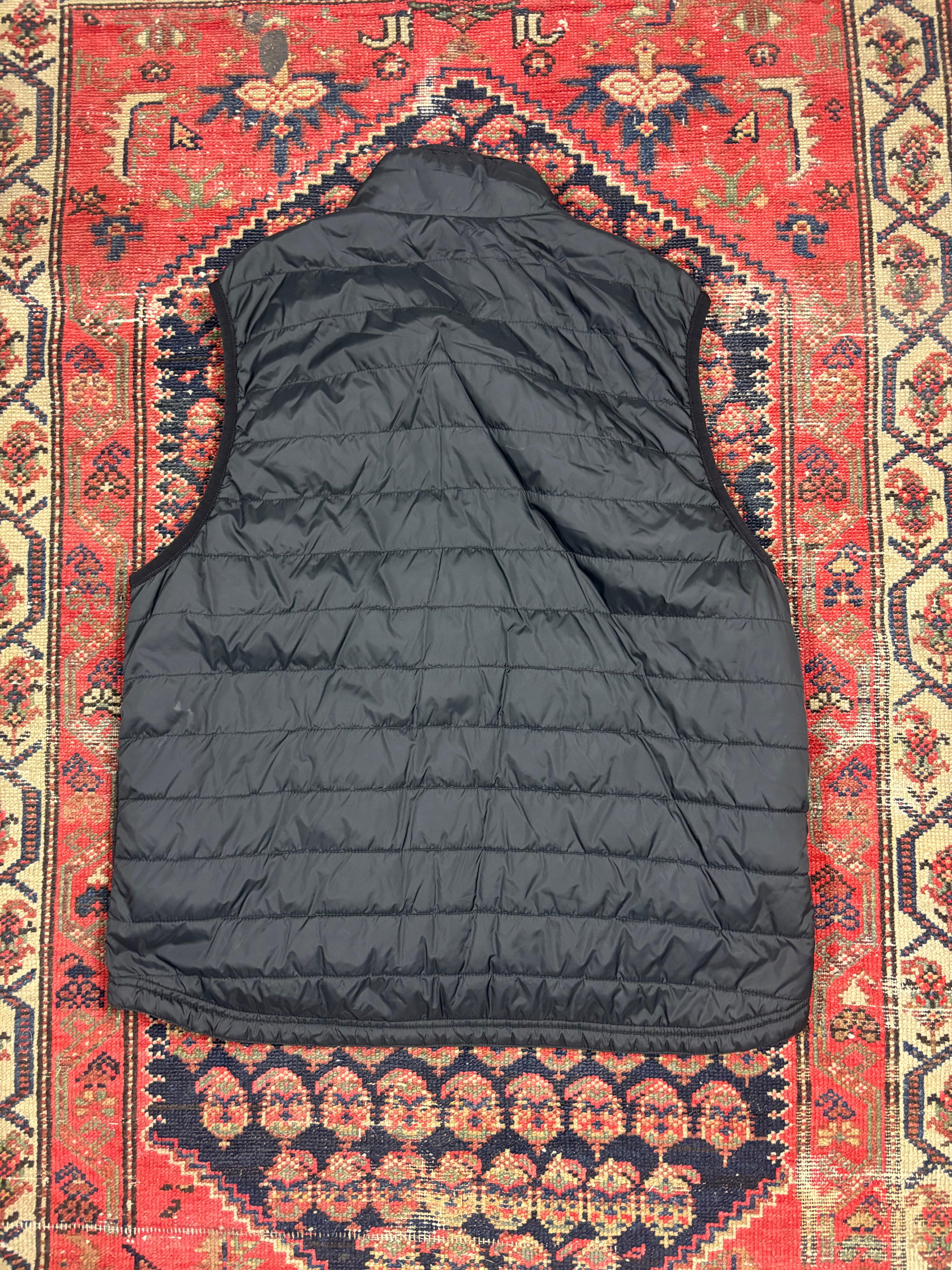 VINTAGE BLACK INSULATED CARHARTT VEST SIZE LARGE