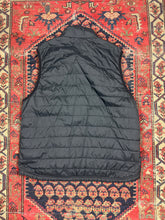 Load image into Gallery viewer, VINTAGE BLACK INSULATED CARHARTT VEST SIZE LARGE