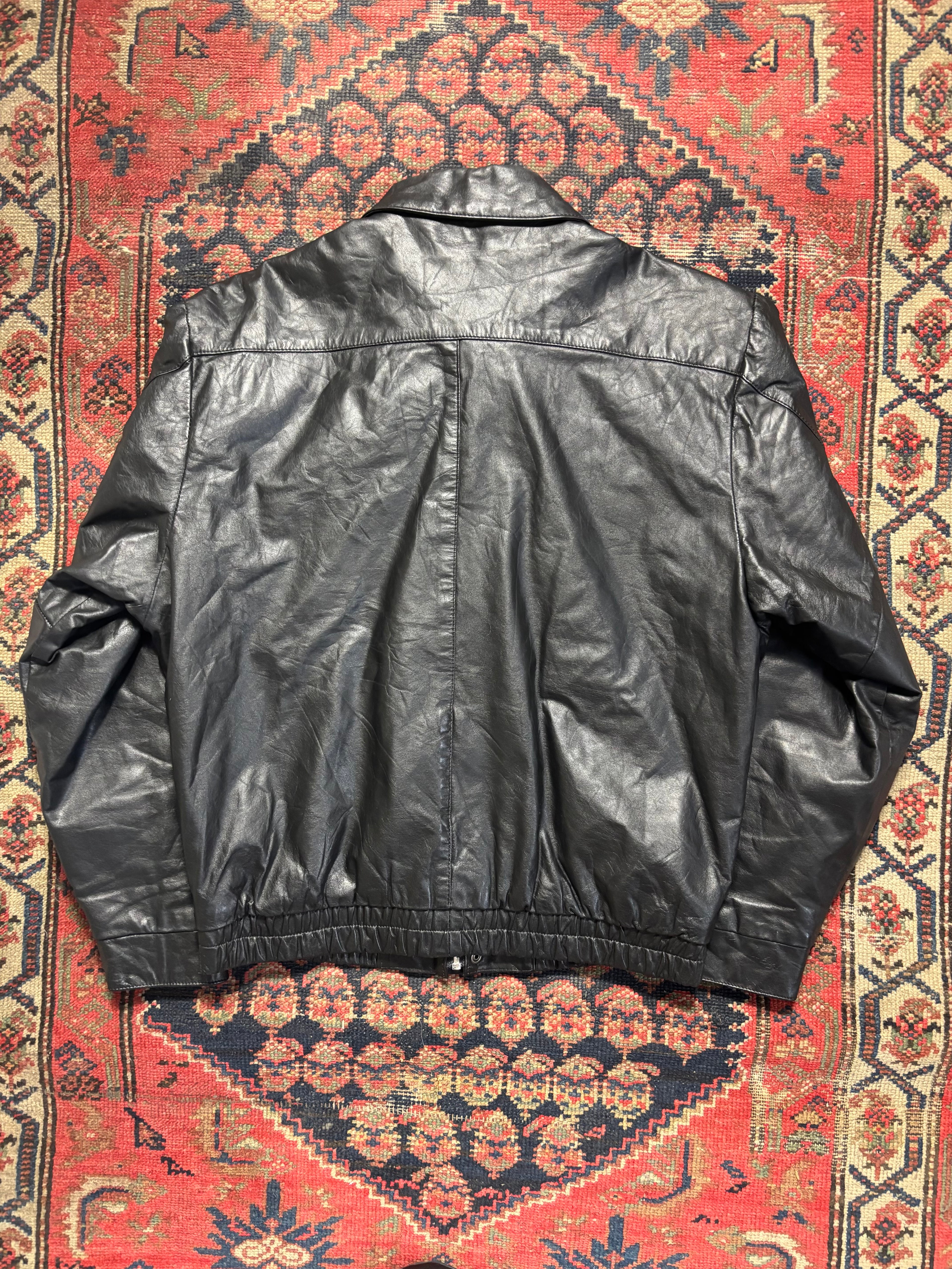 VINTAGE BLACK LEATHER BOMBER JACKET SIZE MEDIUM