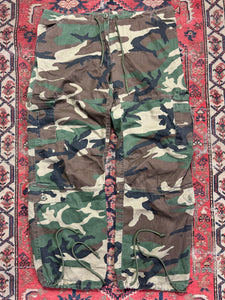 VINTAGE “ROTHCO” MILITARY CAMO CARGOS SIZE LARGE