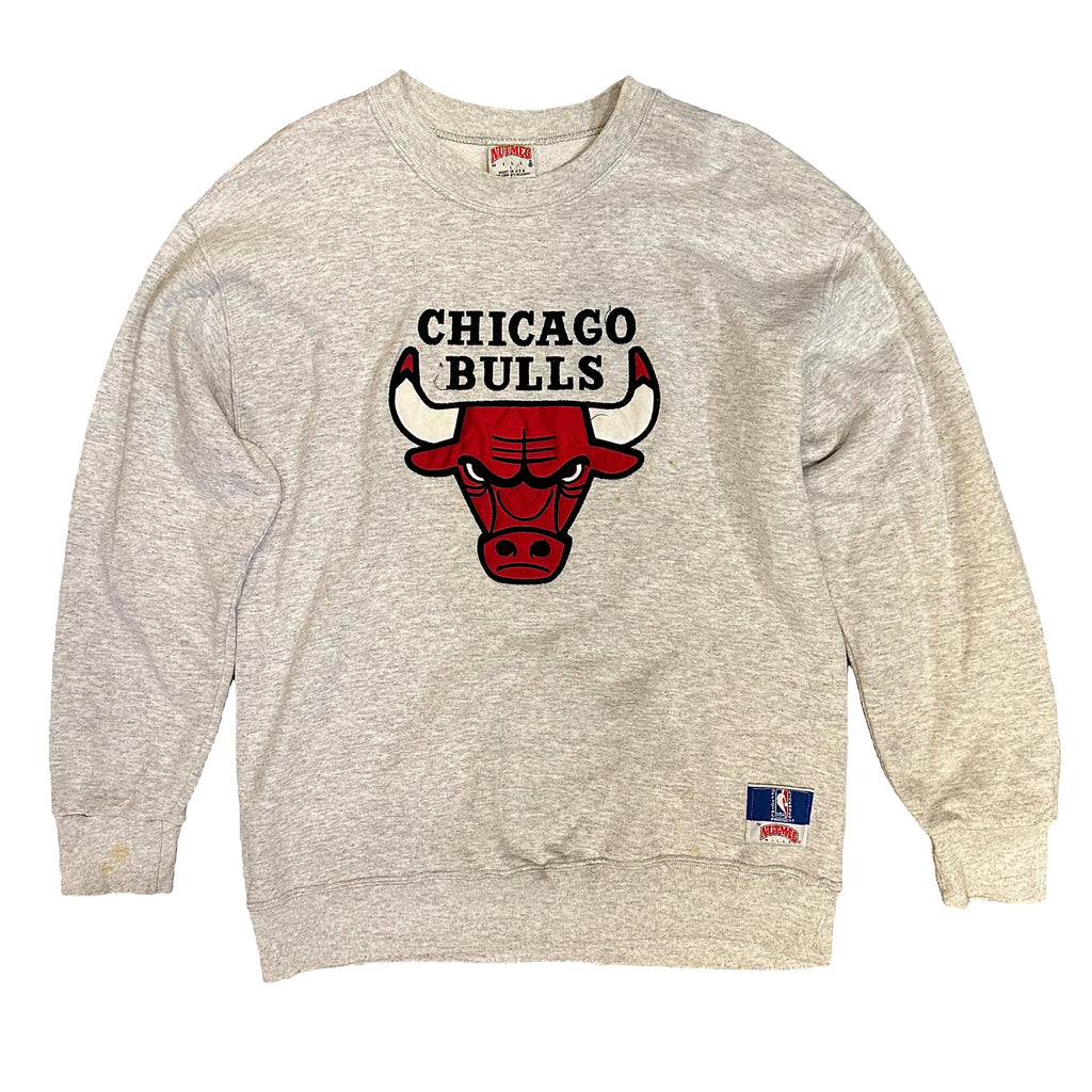 BULLS CREWNECK SIZE LARGE