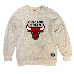 BULLS CREWNECK SIZE LARGE