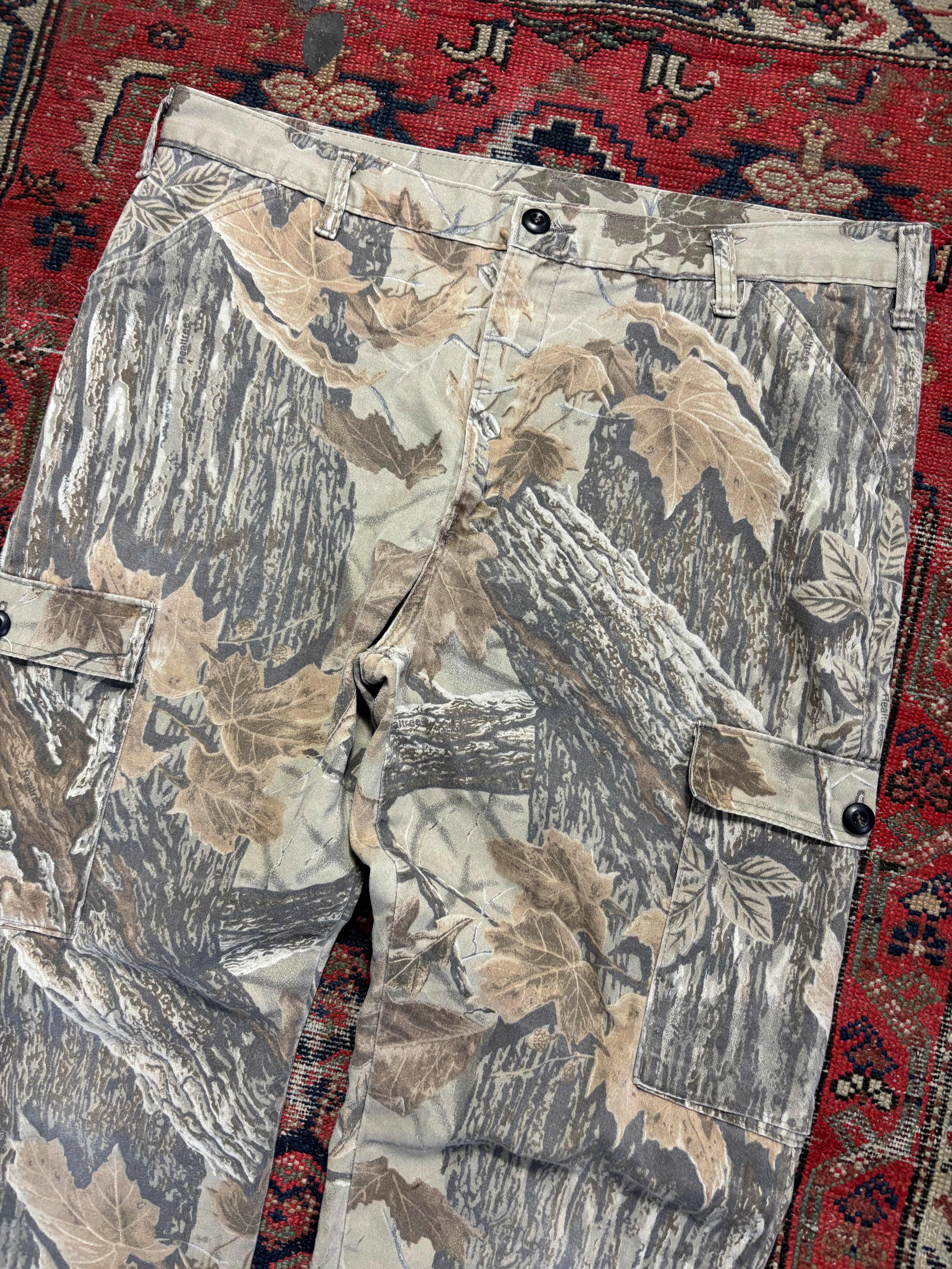 VINTAGE REALTREE LIBERTY CARGOS W/36-38