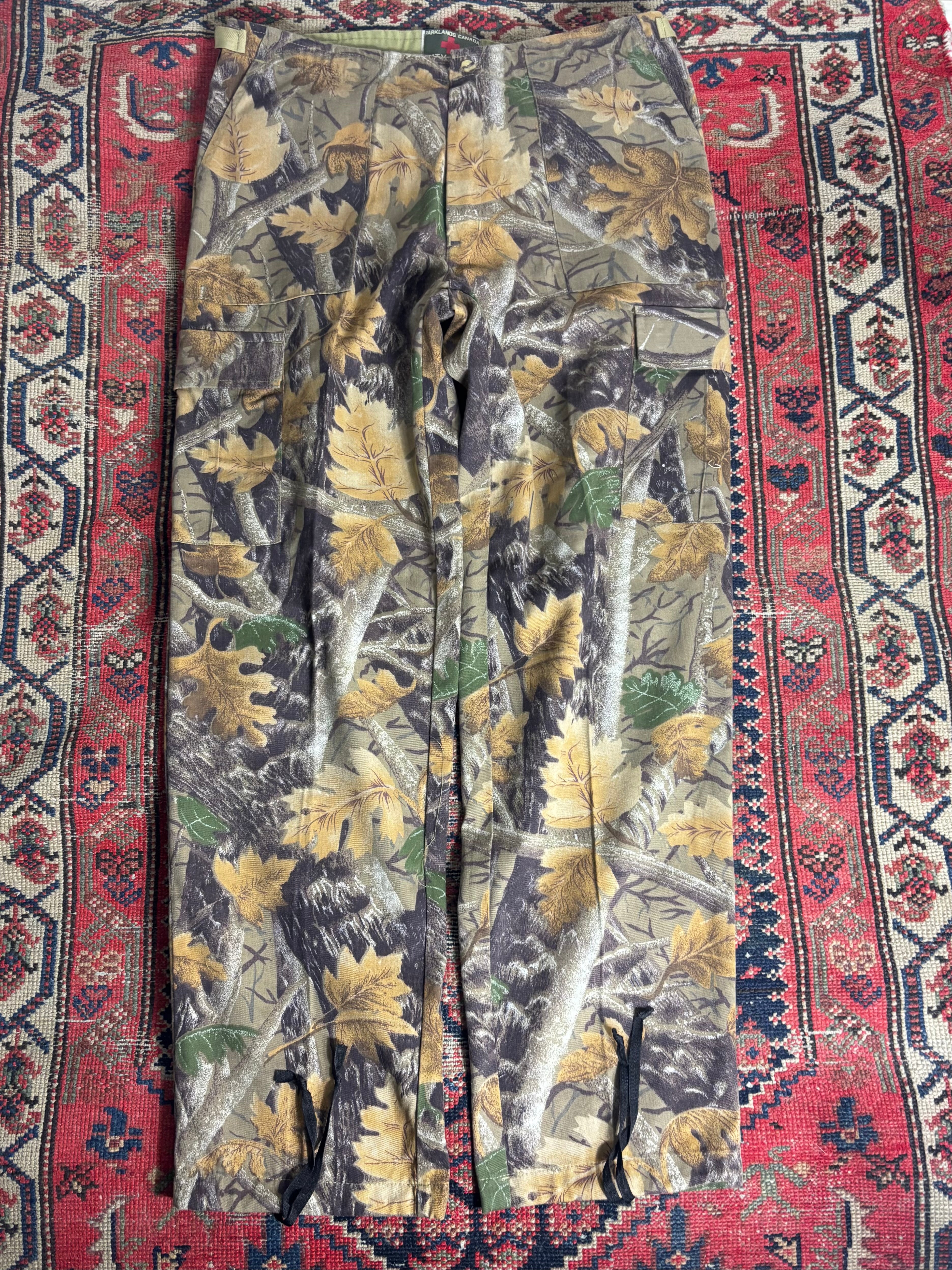 VINTAGE PARKLANDS CANADA REALTREE CARGO PANTS W/36