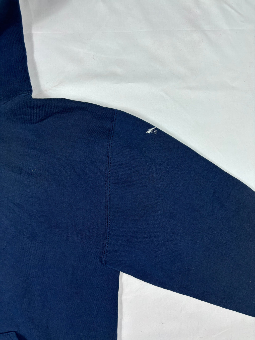 VINTAGE NAVY RUSSELL HOODIE SIZE MEDIUM