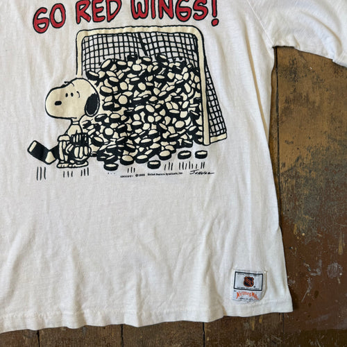 1968 Snoopy Red Wings T Shirt Size Medium