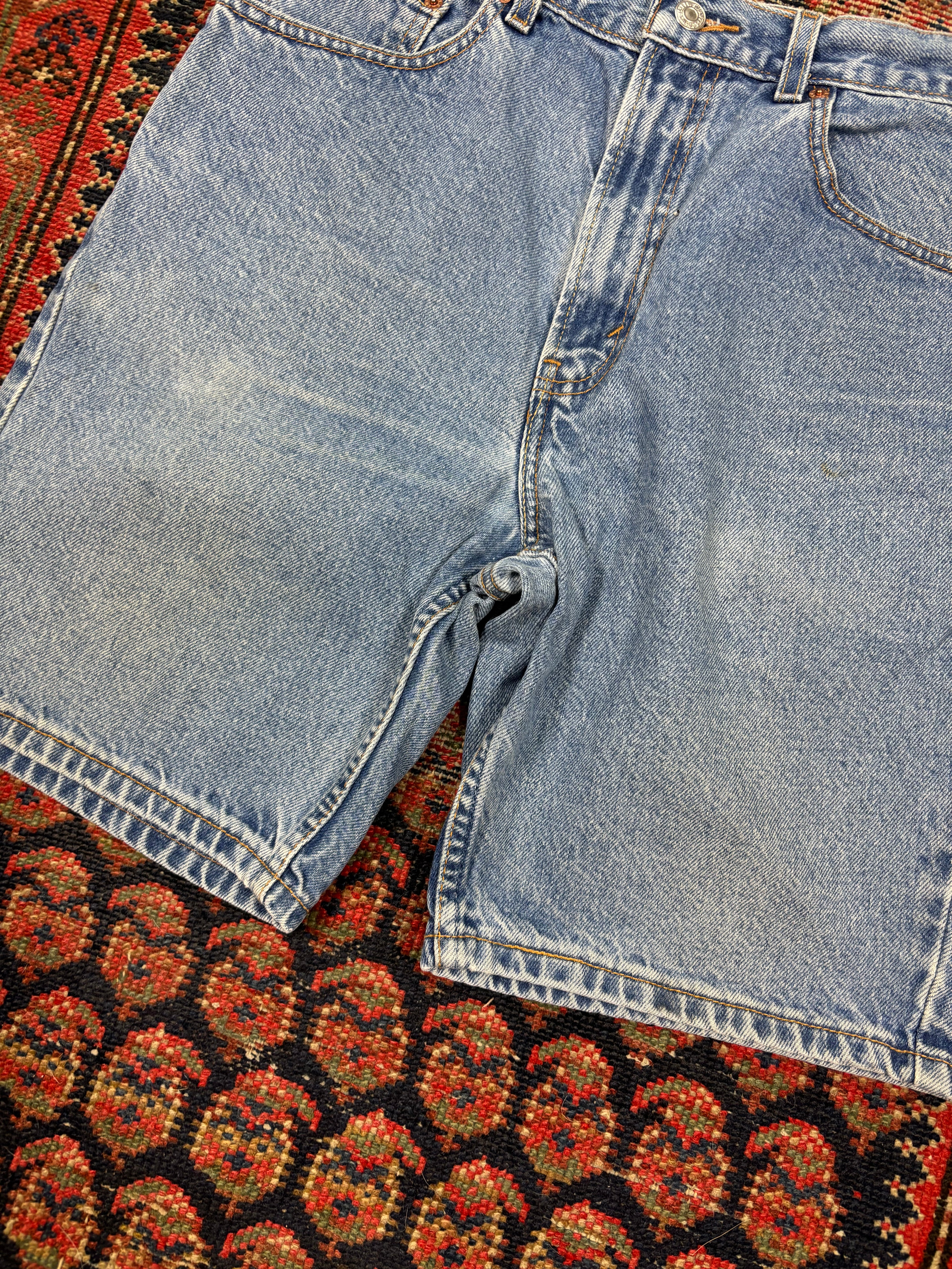 VINTAGE LEVIS 505 BLUE JORTS W/34