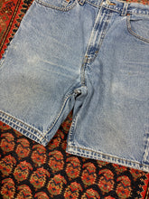 Load image into Gallery viewer, VINTAGE LEVIS 505 BLUE JORTS W/34