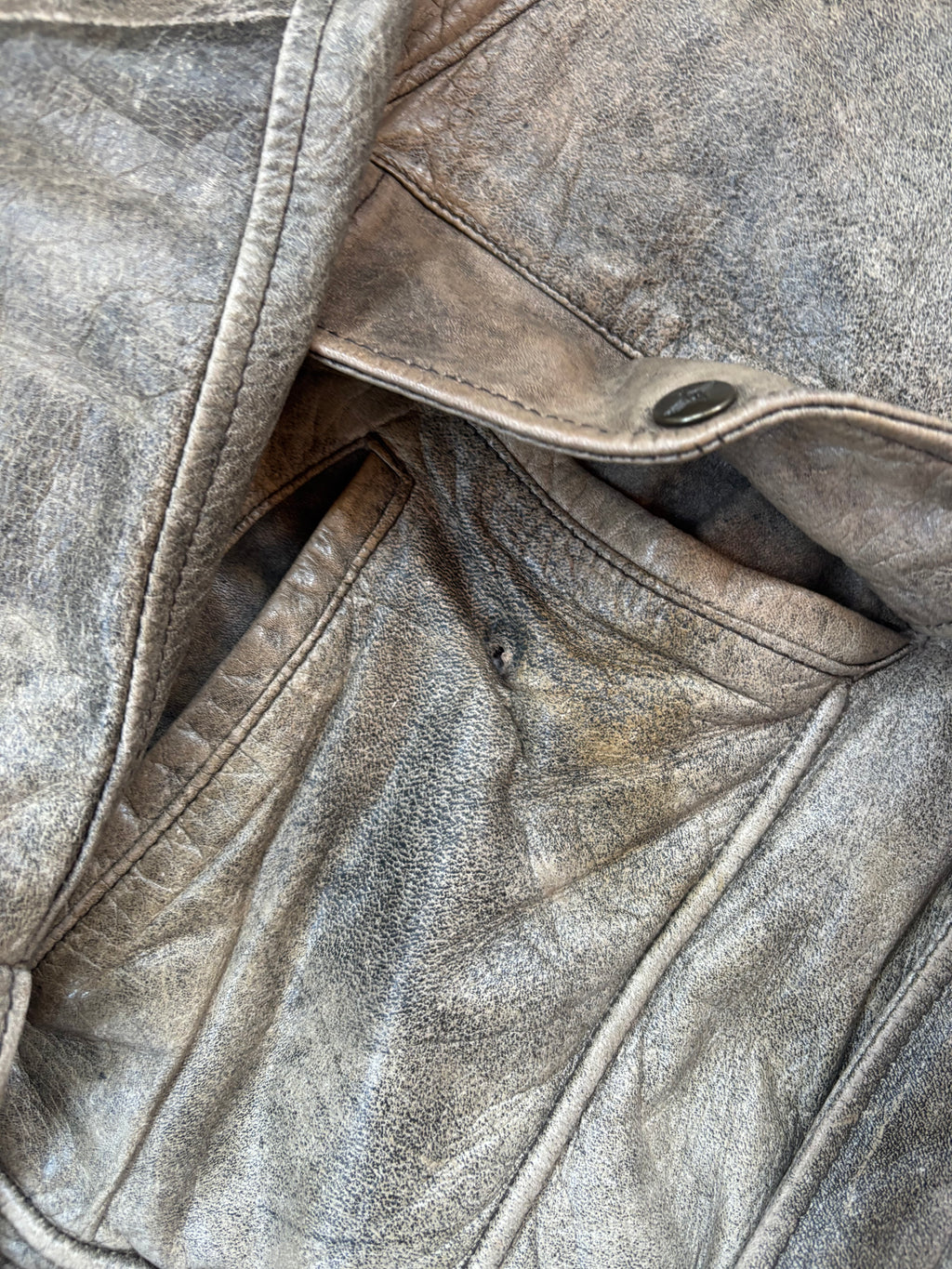 VINTAGE FADED LEATHER JACKET SIZE SMALL