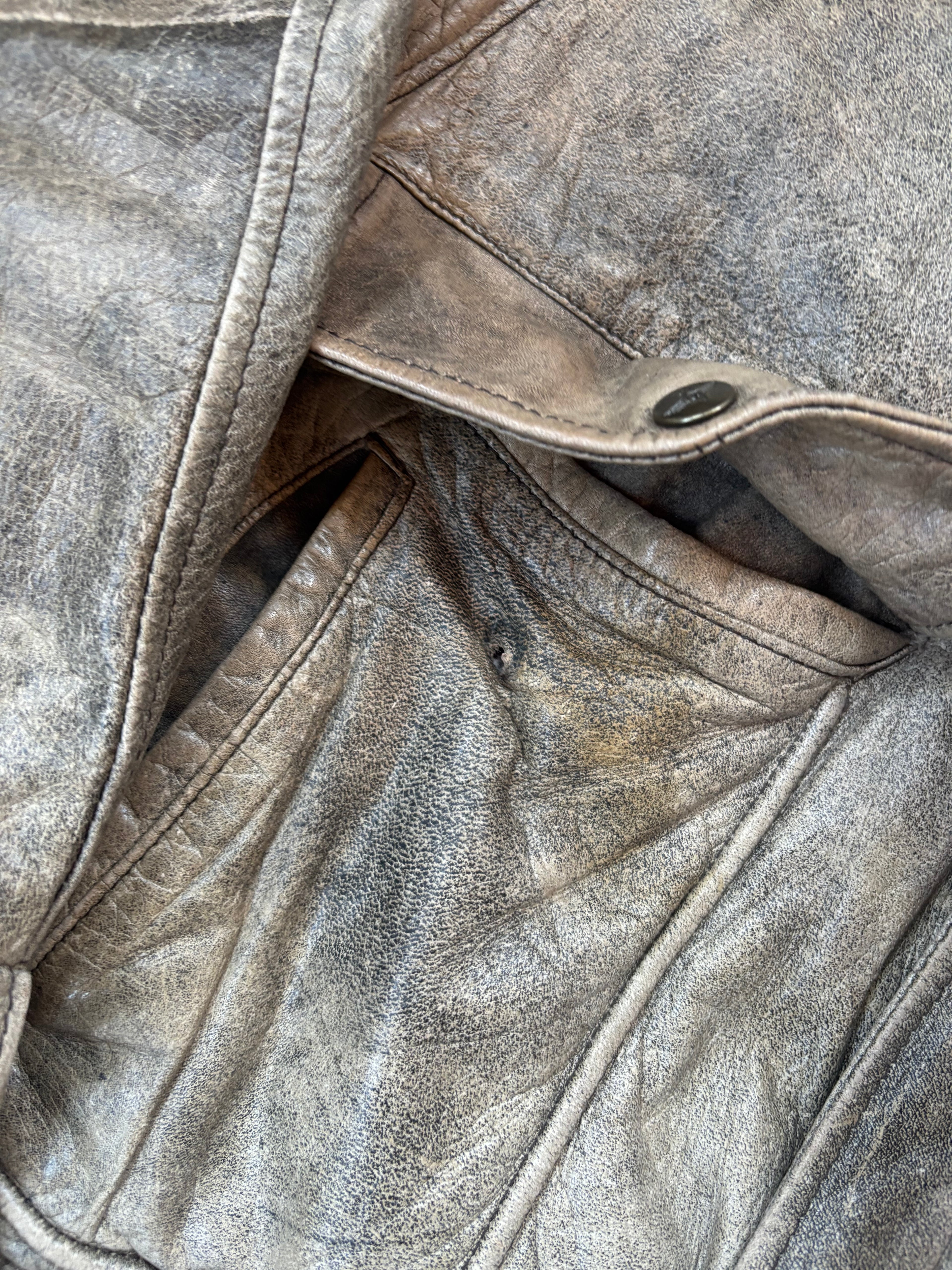 VINTAGE FADED LEATHER JACKET SIZE SMALL