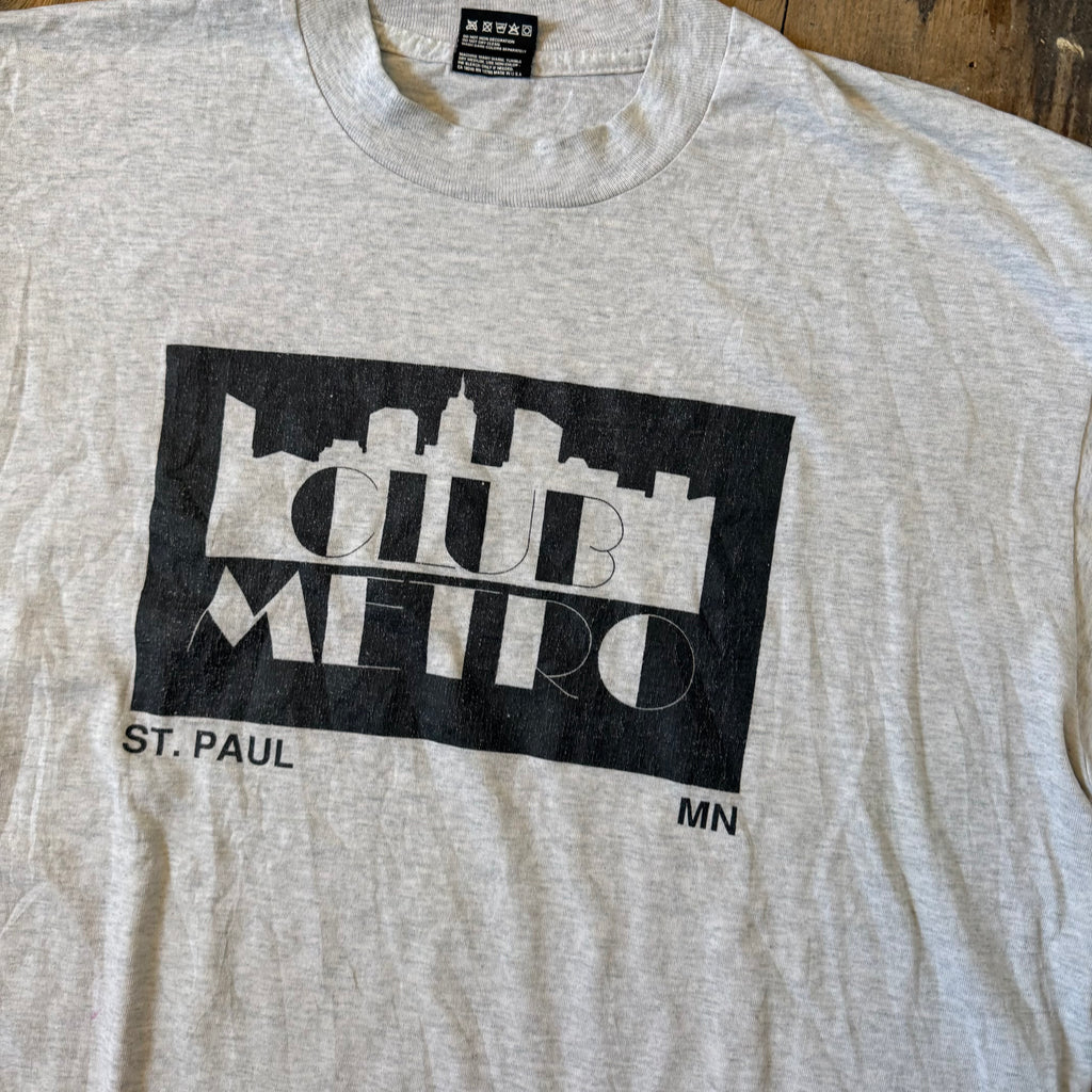 Vintage Club Metro T Shirt Size Large