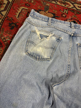 Load image into Gallery viewer, VINTAGE LIGHT WASH DISTRESSED DICKIES DOUBLE KNEES W/38