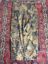 Load image into Gallery viewer, VINTAGE PARKLANDS CANADA REALTREE CARGO PANTS W/36