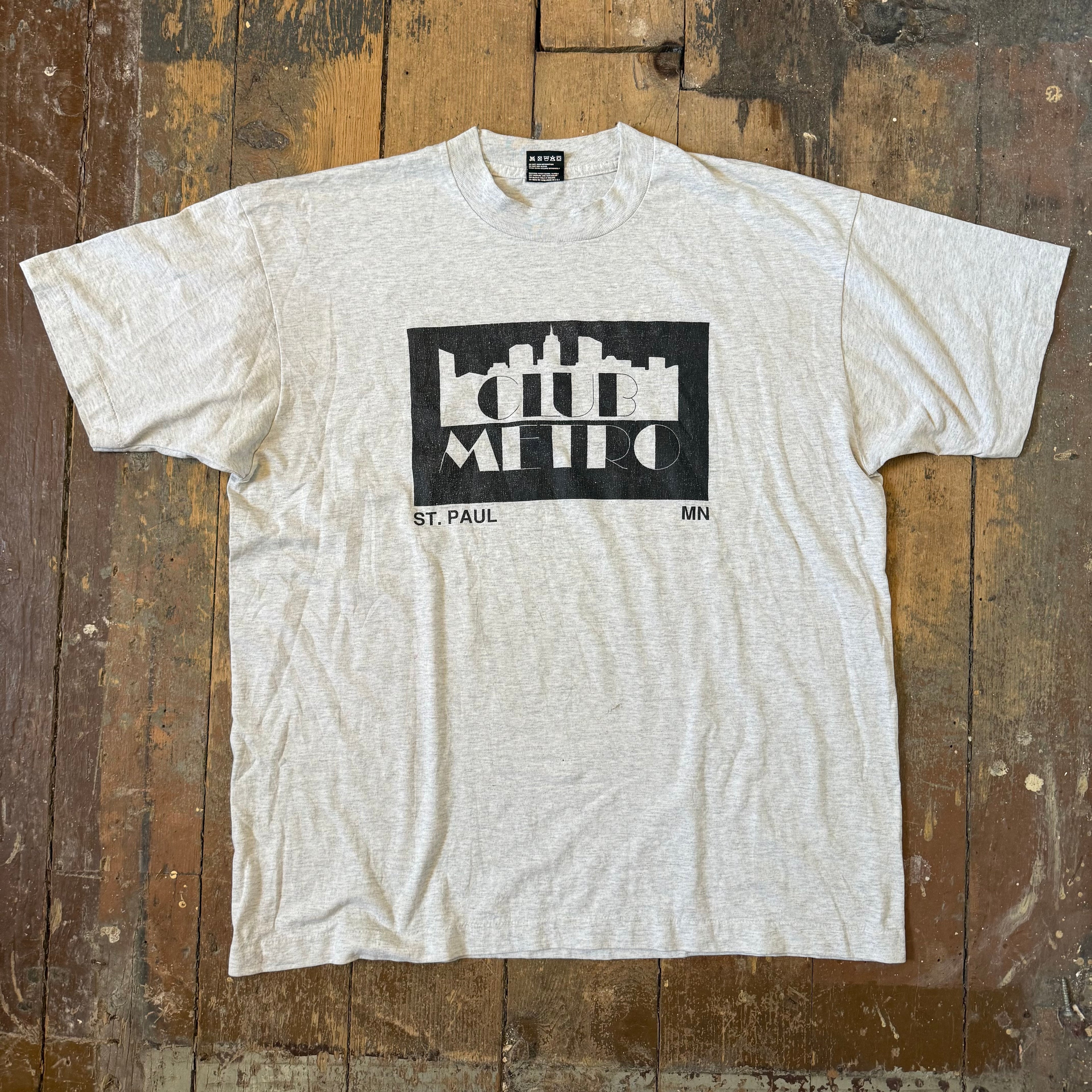 Vintage Club Metro T Shirt Size Large