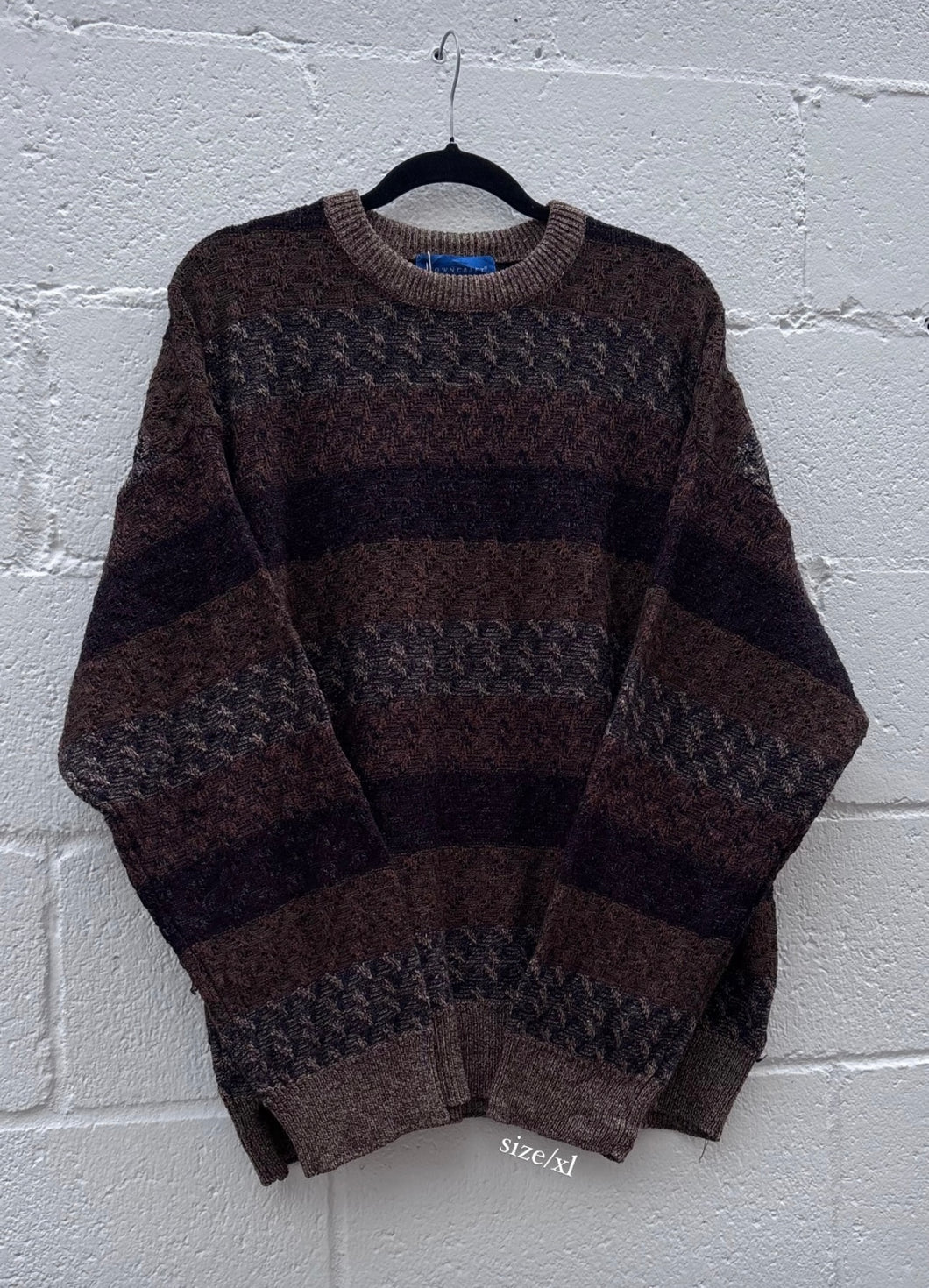 VINTAGE KNIT SWEATER