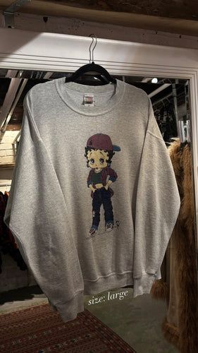 Betty CREWNECK