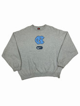 Load image into Gallery viewer, VINTAGE NIKE CREWNECK SIZE LARGE