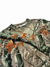 Load image into Gallery viewer, VINTAGE CAMO LONG-SLEEVE SIZE MEDIUM
