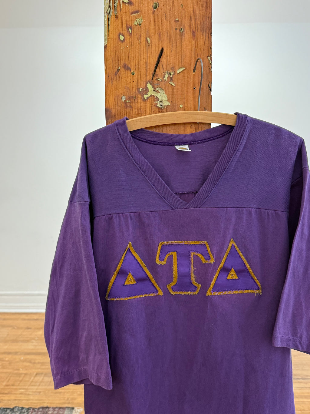 VINTAGE UNIVERSITY SHIRT