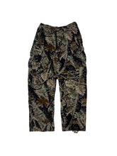 Load image into Gallery viewer, VINTAGE REALTREE CARGOS SIZE 32/W