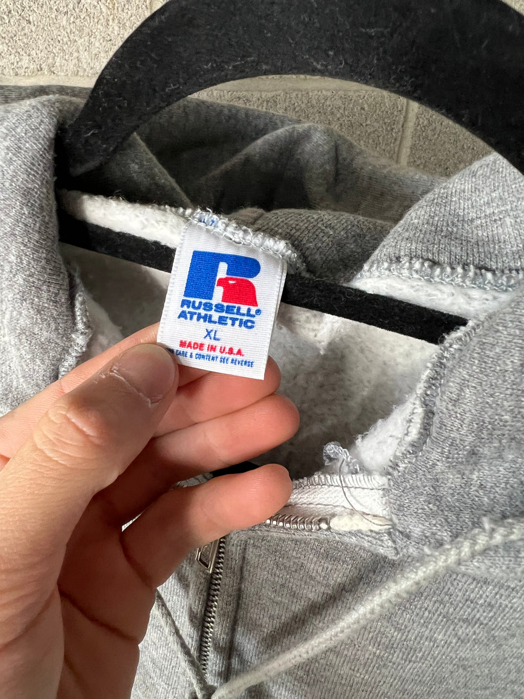 VINTAGE MADE IN USA RUSSEL HOODIE - SIZE/M