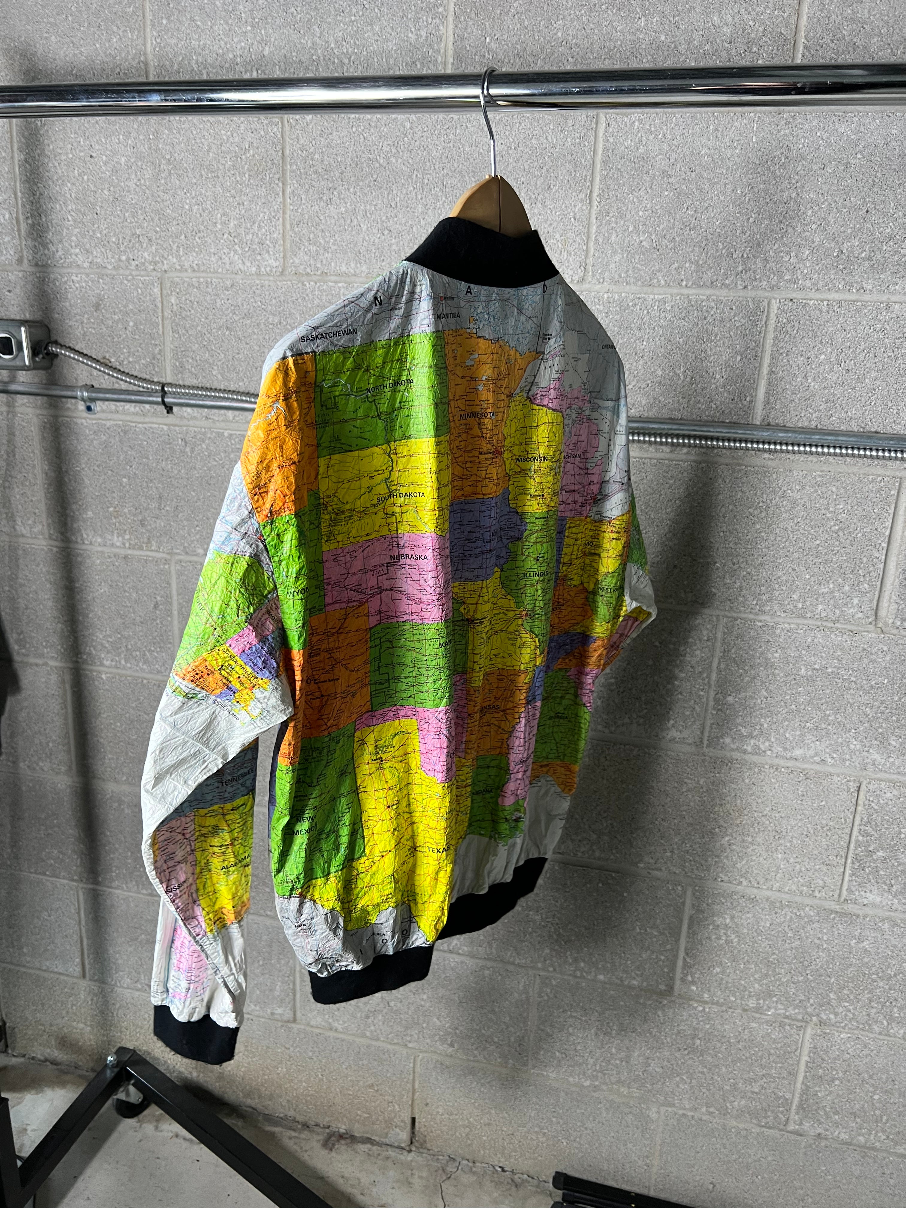 VINTAGE ALL OVER PRINT LIGHT JACKET - SIZE/S-M