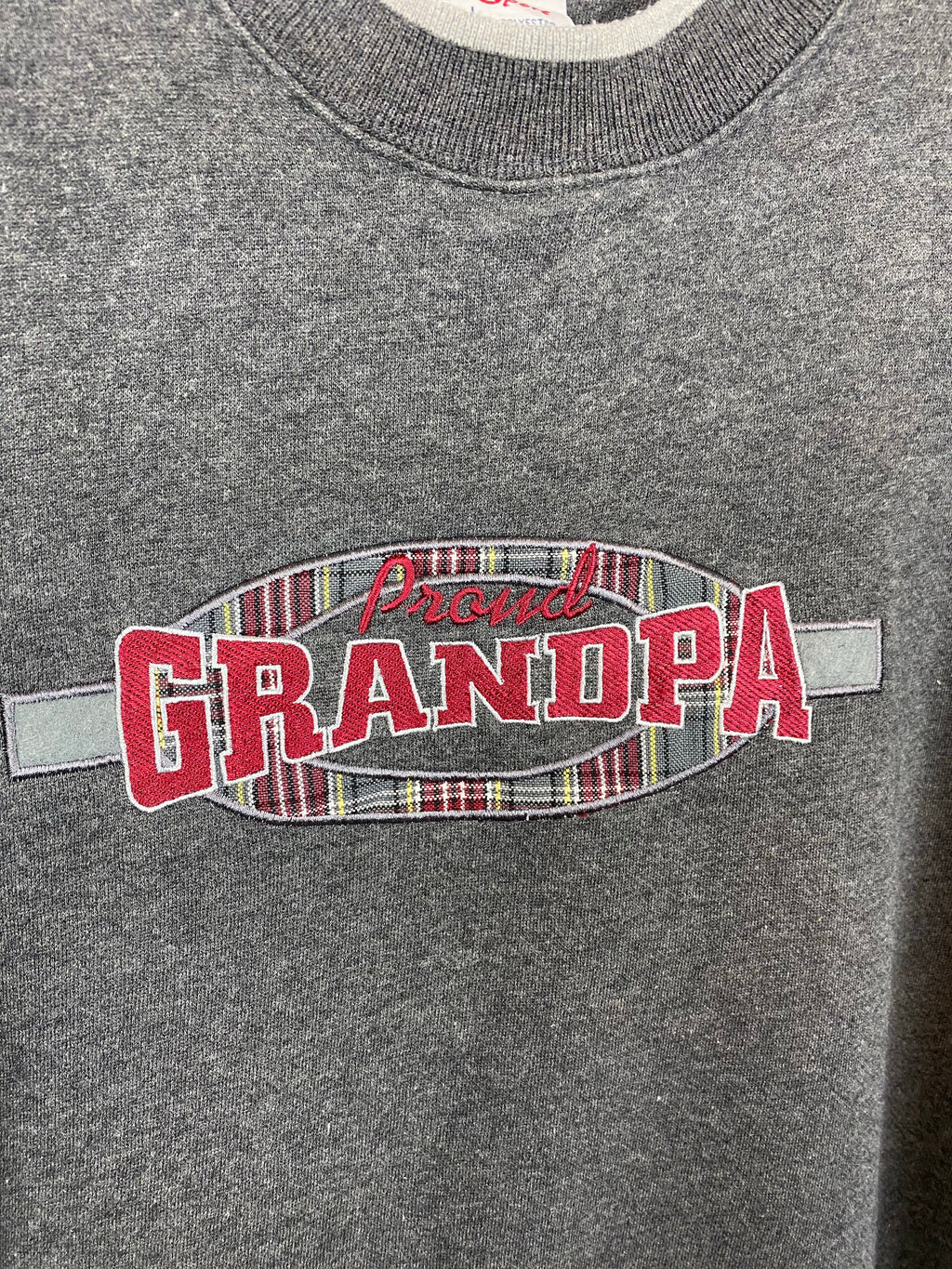 Vintage Embroidered Proud Grandpa crewneck - M