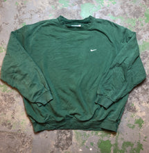 Load image into Gallery viewer, Vintage Nike crew
