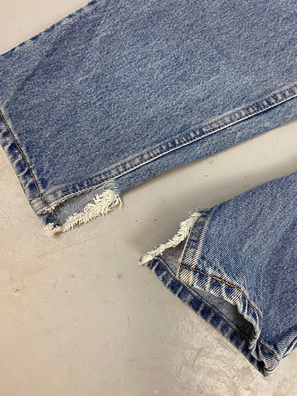 90s Fitted high waisted Levi’s denim