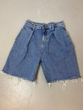 Load image into Gallery viewer, Vintage Pleated High Waisted Frayed Denim Shorts - 28in