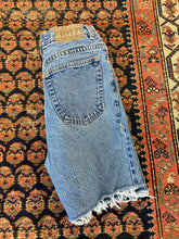Load image into Gallery viewer, 90s High Waisted Blue Notes Frayed Denim Shorts - 26in