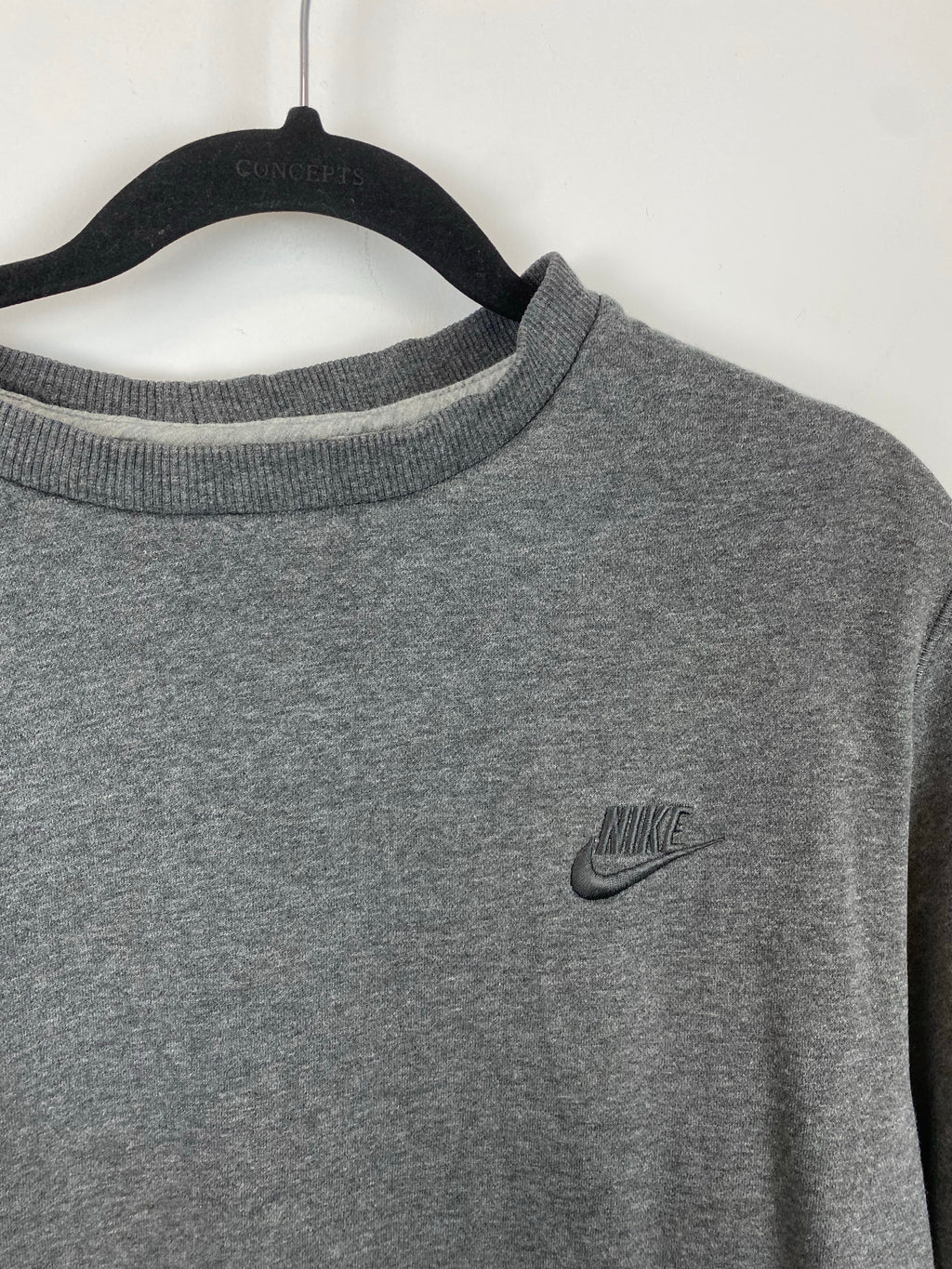 Embroidered Nike crewneck - M