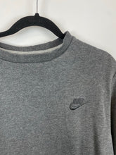 Load image into Gallery viewer, Embroidered Nike crewneck - M