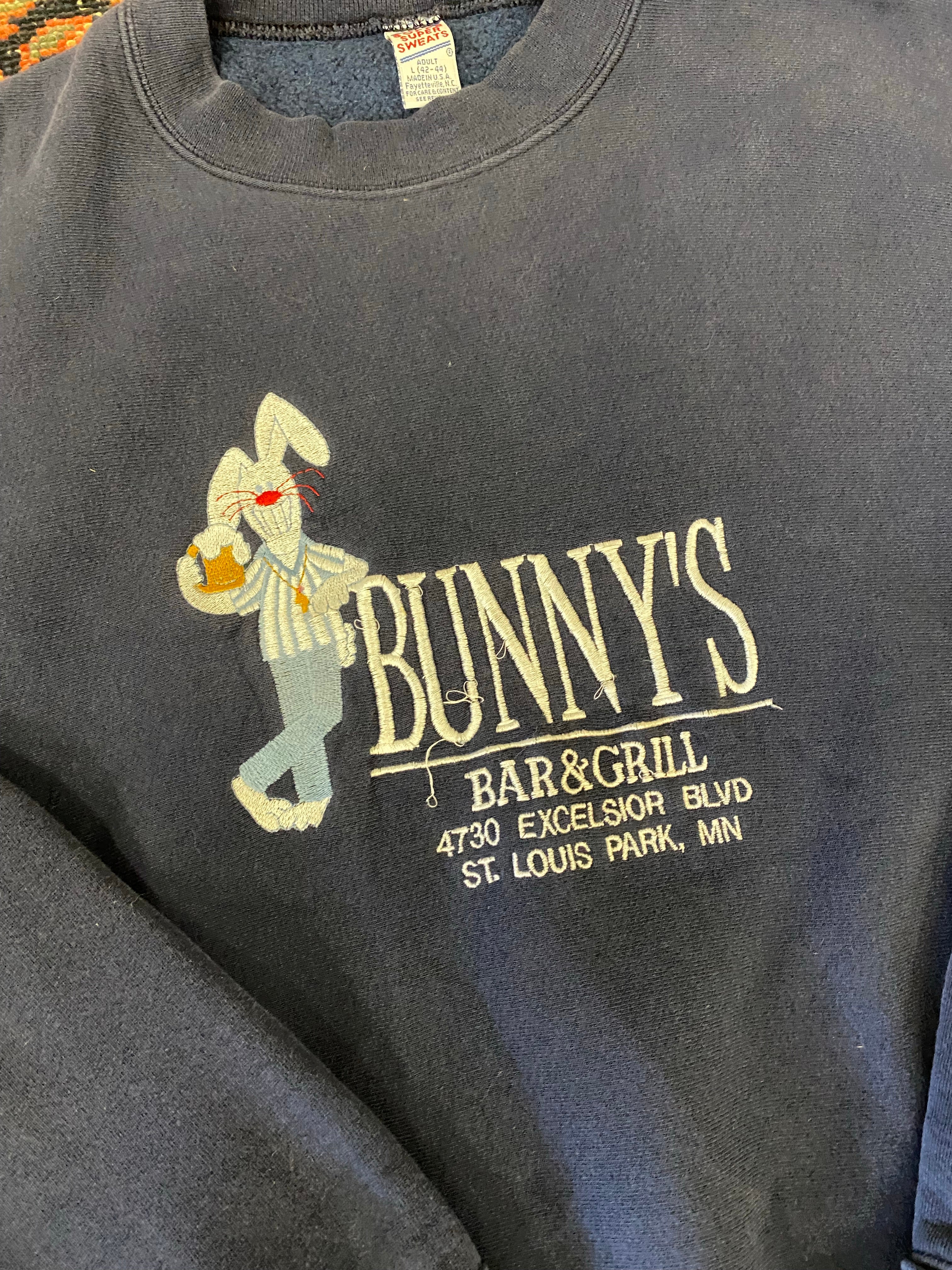 Vintage Embroidered Bunny’s Bar Crewneck - L