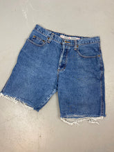 Load image into Gallery viewer, 90s high waisted Zena denim shorts - 31in