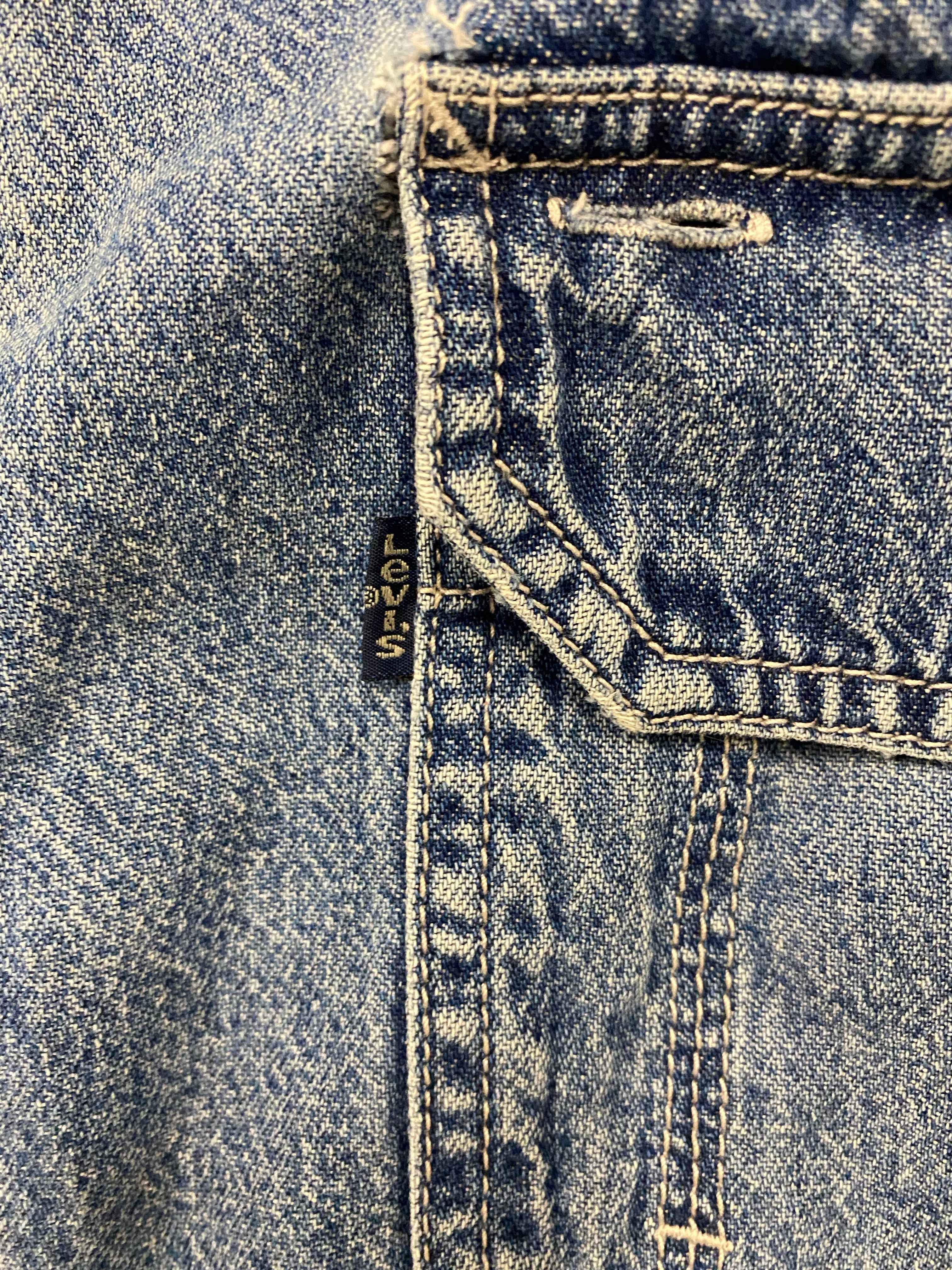 Vintage Levi’s Button Up Shirt - L/XL