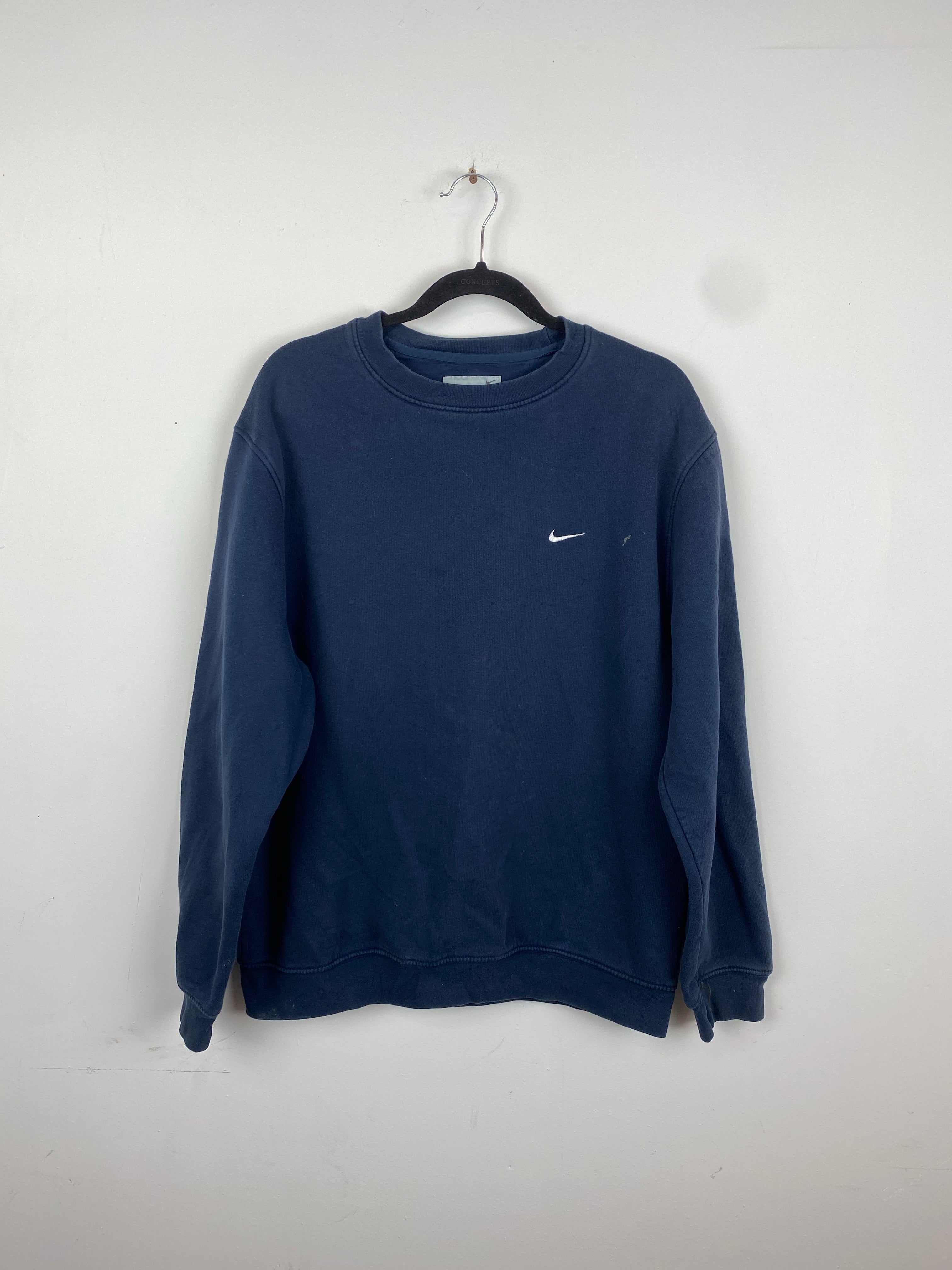 2000s faded Nike crewneck