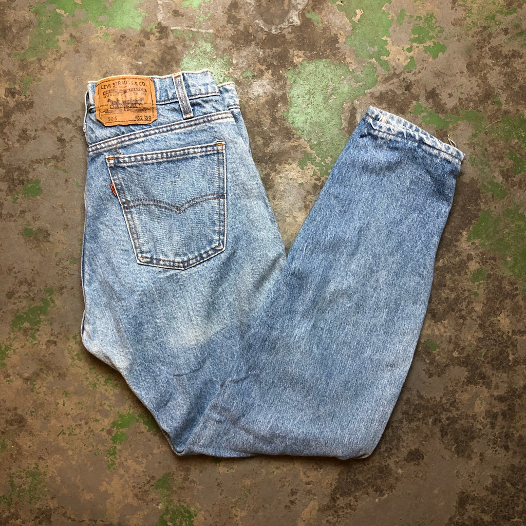 90s light wash Levi’s denim pants