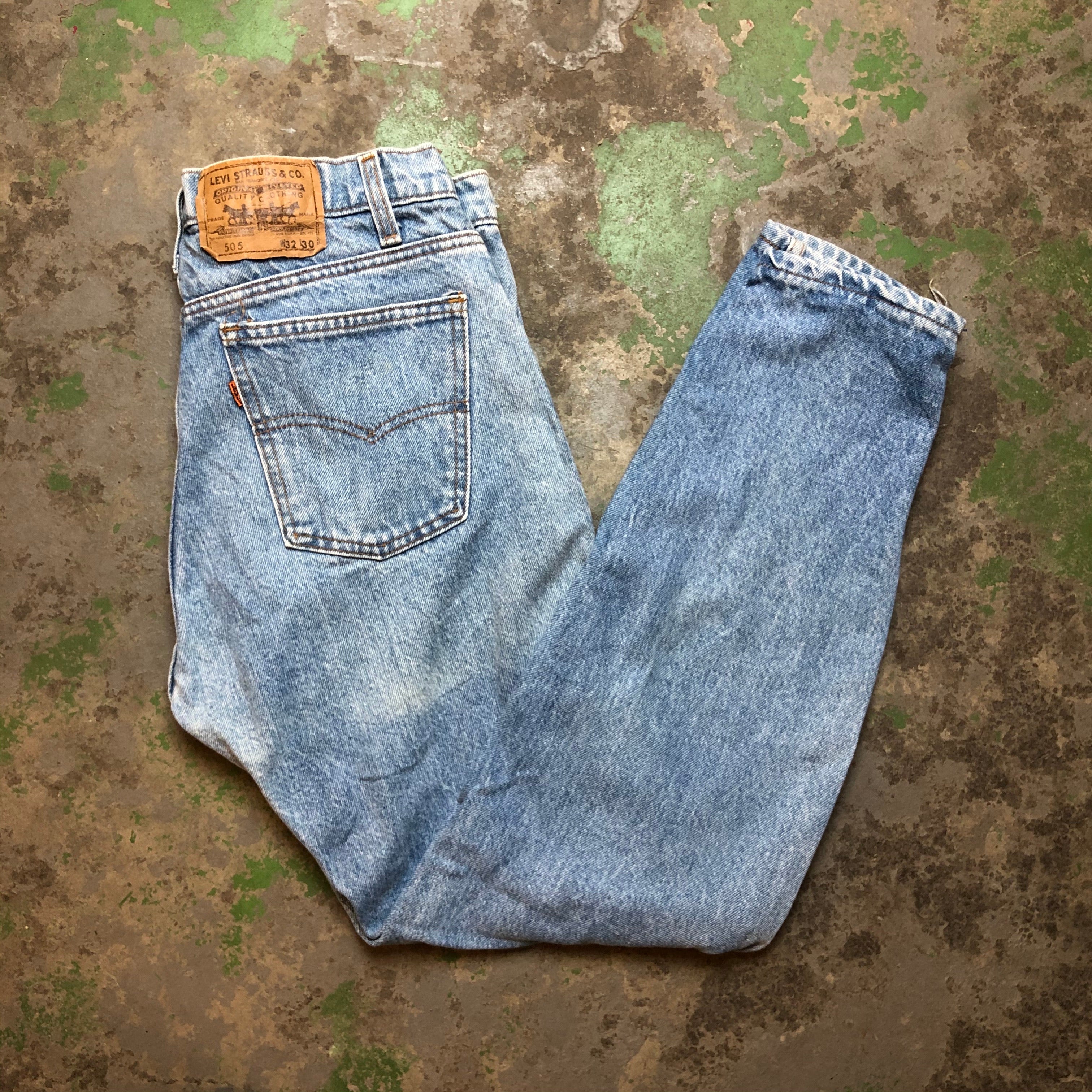 90s light wash Levi’s denim pants
