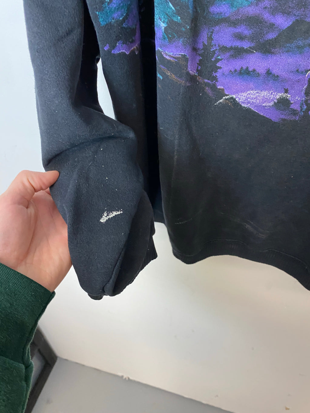 Vintage Front And Back Wolf Thunder Crewneck - L