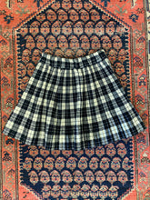 Load image into Gallery viewer, Vintage Mini Skirt - 24in