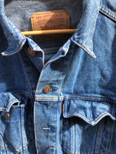 Load image into Gallery viewer, Levi’s jacket