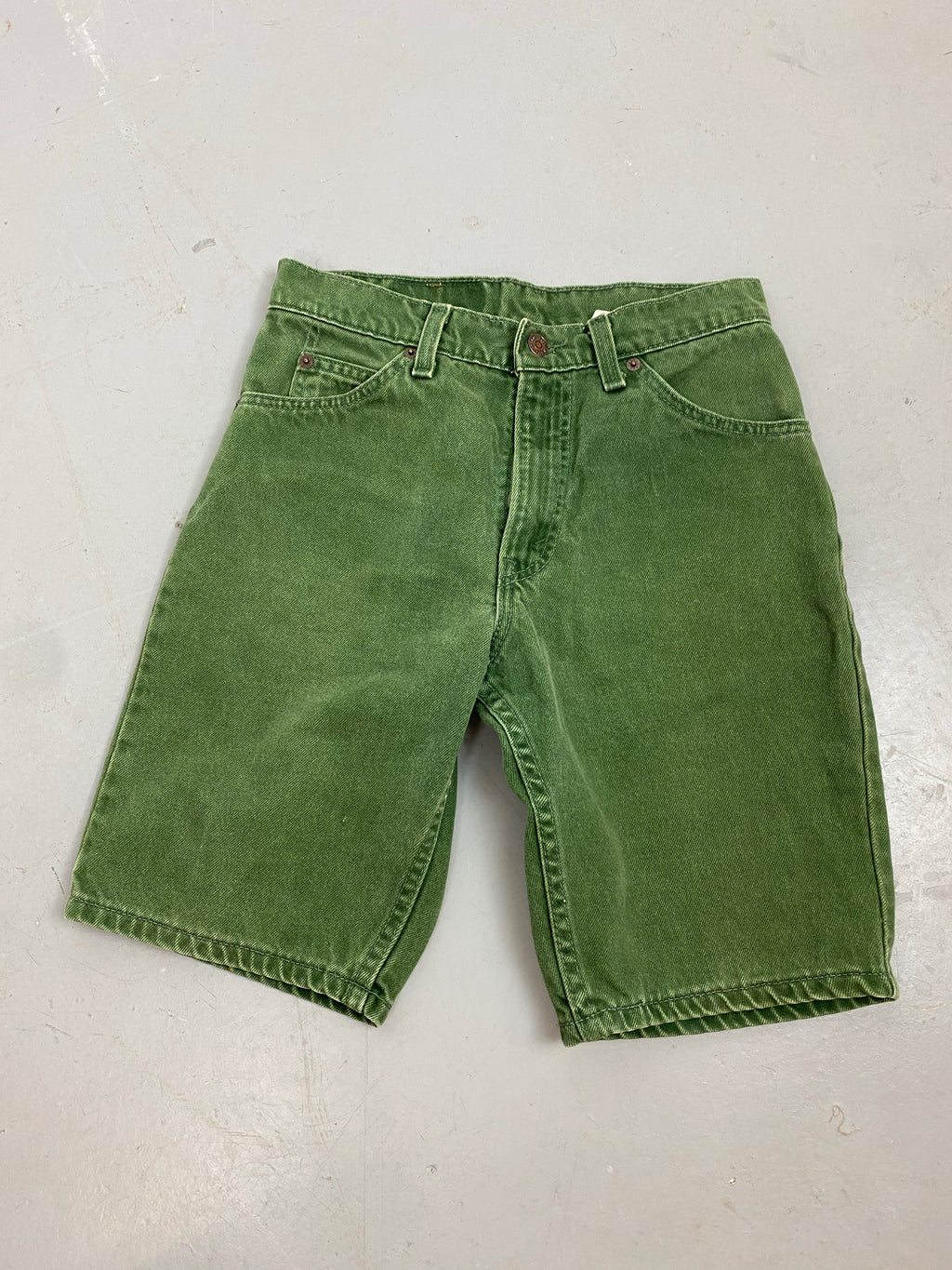 90s high waisted Levi’s denim shorts
