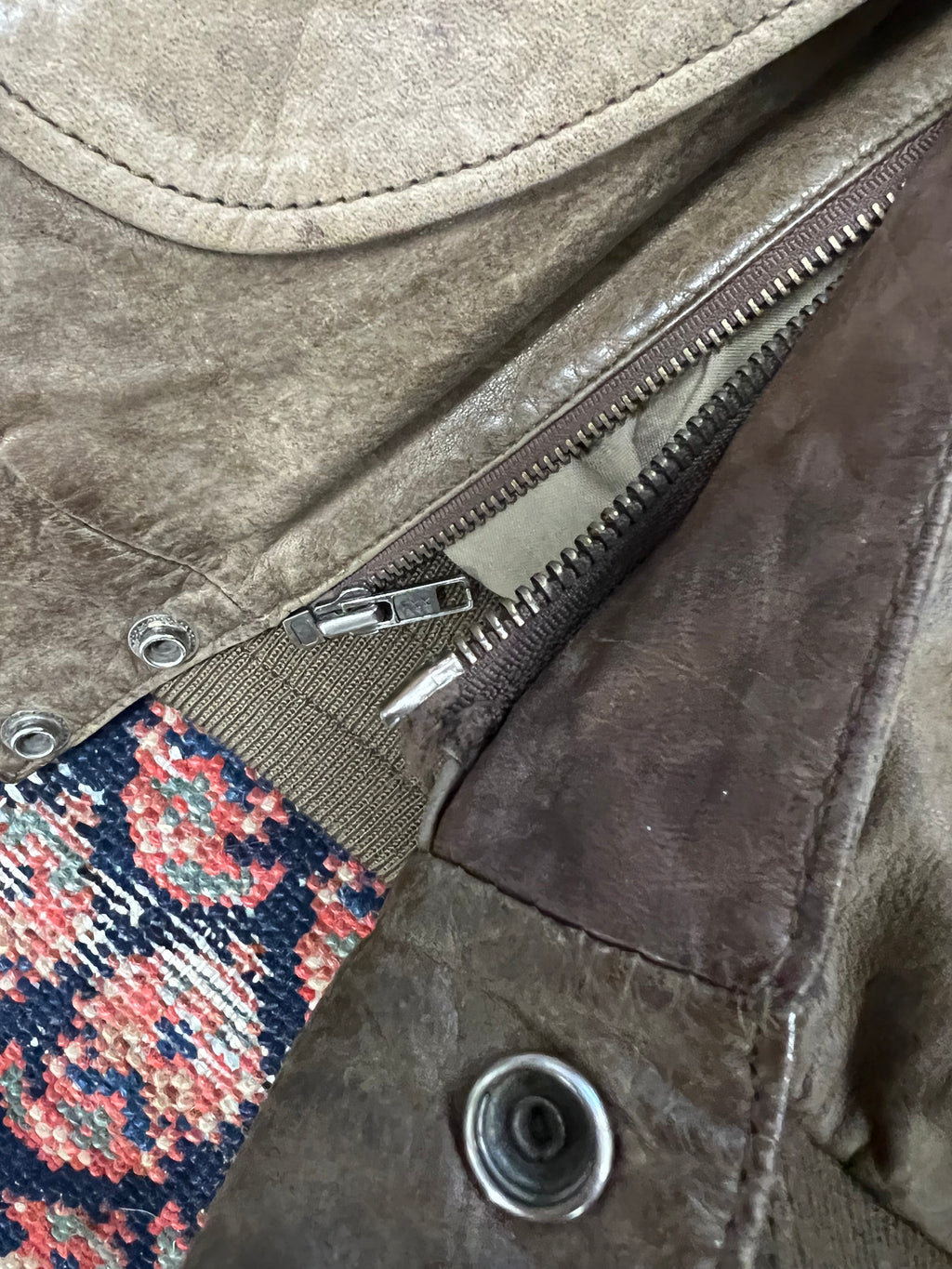 VINTAGE BROWN LEATHER BOMBER JACKET - SMALL