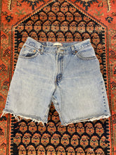 Load image into Gallery viewer, Vintage Levi’s High Waisted Frayed Denim Shorts - 30in